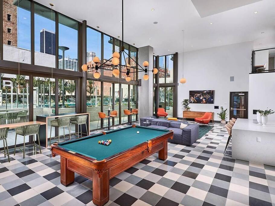 Top Floor High Rise 3 Bed Dtla Skyscraper Penthouse Los Angeles Exterior photo